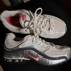 Nike Reax Women's Size 7.5